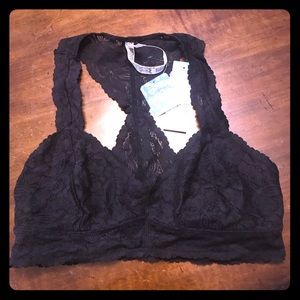 NWT LACE BRALETTE
